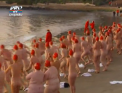 Festivalul Scaldatului in Australia: Sute de oameni si-a scos hainele si s-au scaldat in pielea goala. Ce au avut de infruntat curajosii - VIDEO