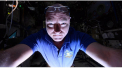 Un astronaut NASA, aflat in spatiu, foloseste lumina emisa de Terra pentru a-si edita selfie-urile. In ce culori se reflecta doua zone geografice opuse - FOTO