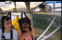 O pisica a zburat cu ...deltaplanul, dupa ce s-a furisat pe aripa aparatului de zob. Reactia pilotului - VIDEO