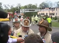 Trei persoane au murit, dupa ce un avion s-a prabusit peste o casa din statul american Massachusetts - VIDEO