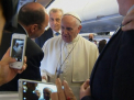 Papa Francisc in turul Sud-American! Ce i s-a intamplat Papei la coborarea din avion - VIDEO