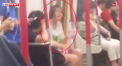 A facut o criza de nervi, pentru ca i s-ar fi descarcat BATERIA de la telefon. Cum reactioneaza femeia ISTERICA- VIDEO
