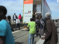 Tunelul de sub Canalul Manecii, BLOCAT de emigrati! Au incercat sa urce in TIR-urile care urmau sa ajunga in Marea Britanie - VIDEO