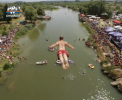 Sarituri in apa de la inaltimea de peste 20 de metri: Eveniment la ce-a de-a 60-a editie. Cum se desfasoara o astfel de COMPETITIE - VIDEO