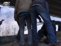 Nu renunta la ideea de a ajunge ilegal in Marea Britanie: Sute de oameni au incercat din nou sa traverseze tunelul de sub Canalul Manecii - VIDEO