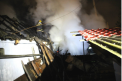 Trei minori s-au ales cu ARSURI dupa ce casa le-a luat foc. Cum s-a raspandit INCENDIUL intr-o gospodarie din Rezina - VIDEO