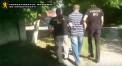 Purta discutii PERVERSE cu minorii chiar de la locul de MUNCA: Un functionar public, suspectat de politisti ca ar fi incercat sa convinga copiii sa faca SEX cu el - VIDEO