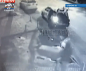 In mai putin de un minut! Trei invidizi din orasul Irkutsk au furat un terminal de plata, l-au incarcat in masina si au plecat in DOAR 40 de secunde - VIDEO
