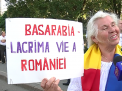 Au marsaluit pentru unire: Manifestantii cred ca doar unirea cu Romania ar putea schimba situatia din tara noastra - VIDEO