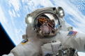 Cea mai tare poza "selfie": Un astronaut s-a fotografiat in timpul unei misiuni in spatiu