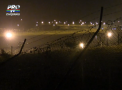 Tunelul de sub Canalul Manecii, care leaga Franta de Marea Britanie, a fost noaptea trecuta un loc cu tensiune maxima. Imigrantii adunati pe partea franceza au fortat gardul - VIDEO