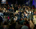 Distractie la maxim intr-un club din Chisinau, la concertul aniversar al formatiei Rupt: Piesele rock i-au facut pe unii sa cada la pamant - VIDEO