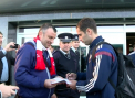 Nationala de fotbal a Rusiei a ajuns la Chisinau: Fotbalistii au refuzat sa faca declaratii, insa au dat autografe si s-au pozat cu fanii - VIDEO