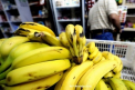 Angajatii unui supermarket din Germania au facut o descoperire de necrezut intr-o lada cu banane