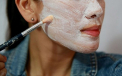 In cautarea stralucirii. Cum au ajuns unele femei sa foloseasca inalbitor ca tratament facial