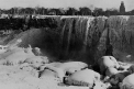 Fenomen surprinzator. "Vortexul polar" a inghetat partial Cascada Niagara. FOTO