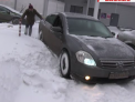 A venit iarna in Rusia. Orasul Omsk, PARALIZAT de ninsori: Au fost inregistrate peste 100 de accidente - VIDEO