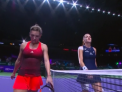 Halep aut de la Turneul Campioanelor, dupa ce a fost invinsa, in doua seturi, de poloneza Agnieszka Radwanska - VIDEO