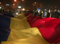 Flashmob in centrul capitalei: Zeci de tineri au cerut unirea Moldovei cu Romania si au comemorat victimele incendiului din tara vecina - VIDEO