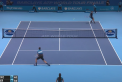 Roger Federer a castigat megaduelul cu Novak Djokovic. Elvetianul si-a batut marele rival la Turneul Campionilor si s-a calificat in semifinale - VIDEO