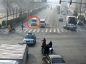 Accident de domeniul SF: Trecatorii nu au inteles cum este posibil sa se intample asa ceva - VIDEO