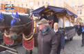 Cozonac de 3 tone, plimbat pe strazile Dresdei. Prajitura de 3 metri lungime a fost preparata de 60 de cofetari germani, timp de o saptamana - VIDEO
