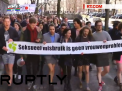 Zeci de imigranti sirieni au protestat in Germania impotriva agresiunilor sexuale. La Amsterdam, zeci de barbati au imbracat... fuste si au marsaluit pe strazi - VIDEO