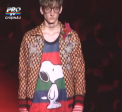 Pijamale si tricouri cu imprimeuri florale pe podiumul Gucci. Casa de moda a prezentat la Milano o colectie masculina, inspirata din lumea copilariei - VIDEO