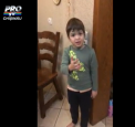 Un baietel a devenit vedeta, dupa ce pe internet a aparut un filmulet in care micutul isi cearta tatal pentru ca a ucis un soarece: "Voi distrugeti natura. Ea era gravida" - VIDEO