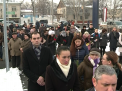 Zeci de persoane s-au adunat la Memorialul Victimelor Fascismului pentru a aduce un omagiu victimelor holocaustului - VIDEO
