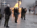 Proteste violente Atena. Mii de oameni au protestat fata de masurile de austeritate, aruncand cu pietre si fumigene in politisti - VIDEO