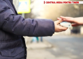 VIDEO - Si-a trait copilaria cersind. O fetita a fost scoasa din familia care o impunea sa stea cu mana intinsa. Indemnul autoritatilor: NU DATI BANI COPIILOR CERSETORI!