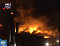 Incendiu urias in SUA: Peste 200 de autospeciale au intervenit - VIDEO