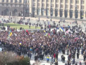 Protest cu.. oua la ambasada Ucrainei din Moscova. Reactia rusilor la protestul ucrainenilor - VIDEO