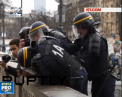 Proteste violente la Paris: Mii de oameni au scandat lozinci impotriva autoritatilor, s-au luat la bataie cu politia si au vandalizat mai multe magazine - VIDEO