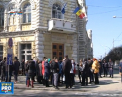 Satui sa fie alungati de politisti, vanzatorii ambulanti de la Piata Centrala au venit sa ceara socoteala celor de la primarie - VIDEO