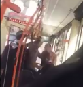 Doi pasageri si-au impartit pumni la bordul unui troleibuz din Chisinau - VIDEO