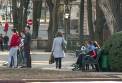 VIDEO - Adolescentii din R. Moldova nu prea mananca la micul dejun, nu prefera fructele si legumele, nu fac sport, dar le place tigara, alcoolul si calculatorul / Studiu