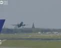 Prima decolare cu aplauze: Aeroportul Zaventem din Bruxelles si-a reluat partial activitatea. Unul dintre teroristi ar fi lasat un mesaj in laptopul sau, in care a descris minutios planifcarea atentatelor - VIDEO