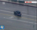 Urmarire ca in filme pe o sosea din Los Angeles. 2 tineri au creat un adevarat spectacol pe strada, dupa ce au spart o locuinta - VIDEO