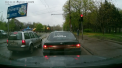 Soferul unui microbuz de ruta, surprins trecand pe rosu - VIDEO
