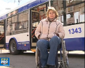 7% din persoanele cu dizabilitati nu ies deloc din case, 16 din 100 nu pleaca in alte orase: "Se intampla ca soferul iese si arunca cu ura aceasta rampa" - VIDEO