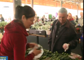 Cumparaturi in fuga mare in ajun de Paste: Oamenii au luat cu asalt tarabele din piete. "Totul e scump, se vede ca au ridicat preturile inainte de sarbatori" - VIDEO