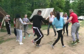 Cu mesele pline de bucate, moldovenii au avut parte de un adevarat maraton al vizitelor. Copiii au mers la parinti, finii la nasi, nepotii la bunei, iar unii au preferat sa mearga la natura - VIDEO