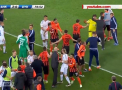 Bataie generala in meciul dintre Sahtior si Dinamo Kiev, iar Lucescu a sarit la gatul arbitrului - VIDEO