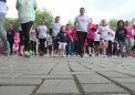 Run Pink la Chisinau. Zeci de oameni au participat la o cursa de alergat pentru sustinerea femeilor bolnave de cancer mamar - VIDEO