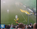 Scene amuzante in Campionatul Poloniei. A schimbat cateva pase cu un jucator de pe teren, iar apoi a inceput a jongla cu mingea - VIDEO 