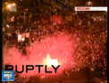 Fanii Real Madrid nu au dormit noaptea trecuta, dupa ce echipa a obtinut un nou succes istoric. Mii de oameni au invadat strazile capitalei Spaniei, au cantat, au dansat si au aprins fumigene - VIDEO
