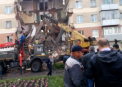Doua persoane au murit dupa ce o portiune dintr-un bloc cu cinci etaje s-a prabusit - VIDEO
