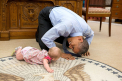 Cei mai mici vizitatori de 1 iunie la Casa Alba. Presedintele SUA Barack Obama asa cum nu l-ai mai vazut - GALERIE FOTO